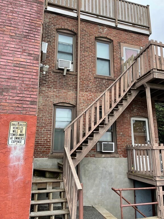 313 Spruce St, Chelsea, MA 02150 - photo 5