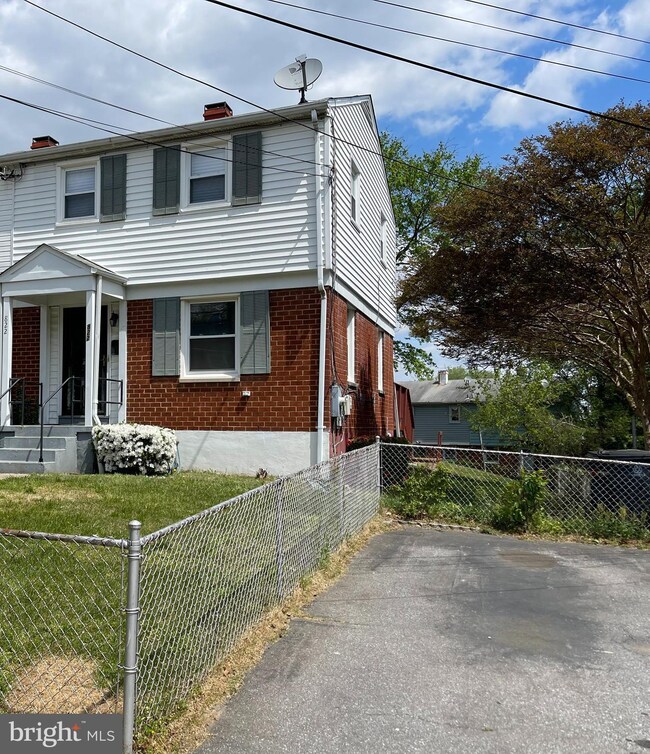 822 Quade St, Oxon Hill, MD 20745 - photo 3