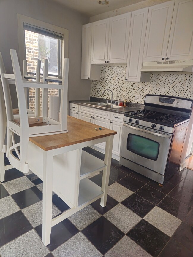 1322 N Bosworth Ave unit 2, Chicago, IL 60642 - photo 6