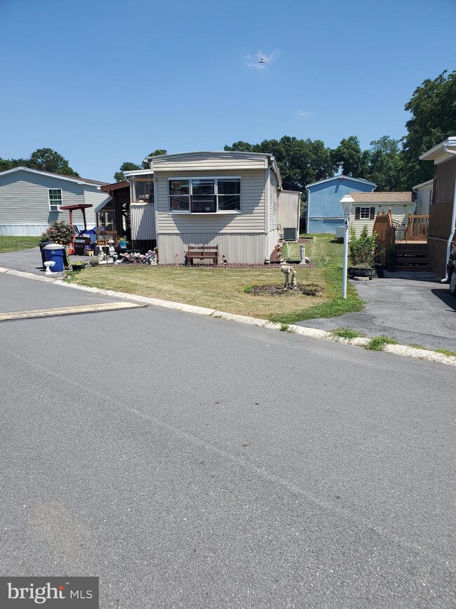 48 Boxwood Blvd, Columbia, PA 17512 - photo 3