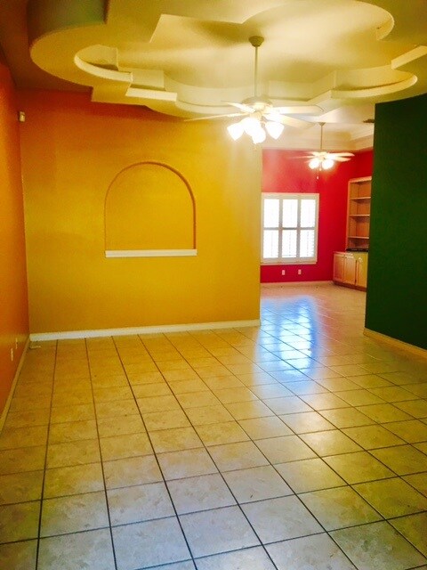 503 Goldfinch St, Laredo, TX 78045 - photo 2