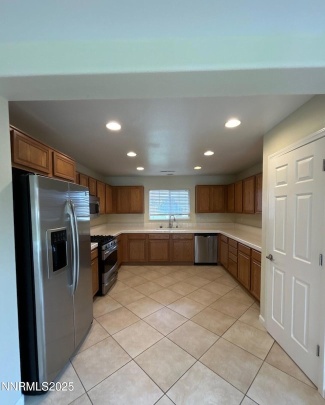 9-Oct 22 2025 01_10pm-F2NE