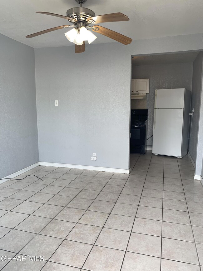 4022 Taylor Ave unit 5, El Paso, TX 79930 - photo 2