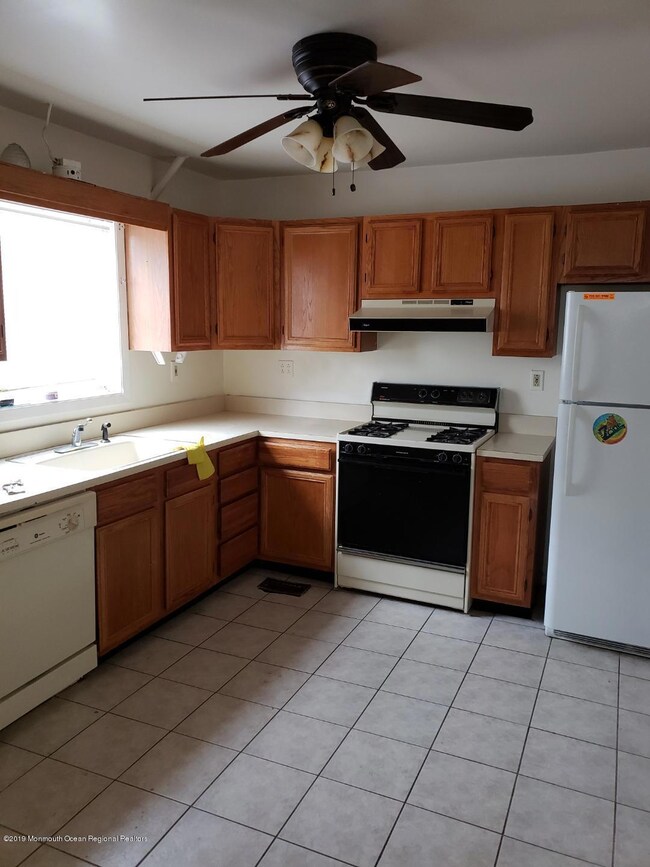 242 Overbrook Ave, Oakhurst, NJ 07755 - photo 5