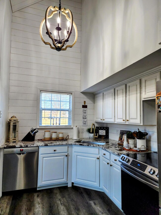 156 Christina Dr, Salvisa, KY 40372 - photo 5