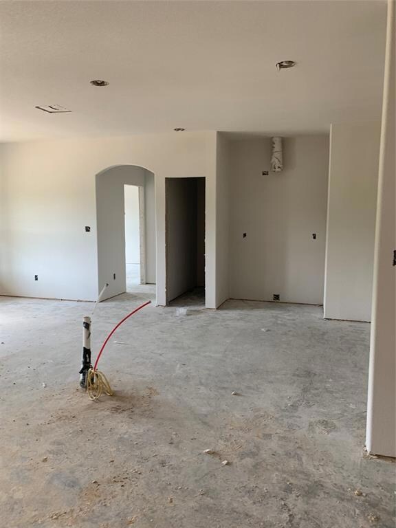 439 W Browder Cir, Azle, TX 76020 - photo 4