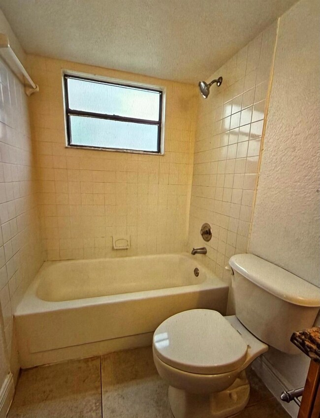 1661 Balfour Point Dr unit G, West Palm Beach, FL 33411 - photo 6