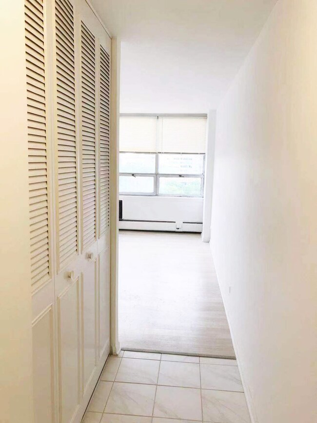 Granville Beach Condominiums unit 807, Chicago, IL 60660 - photo 2