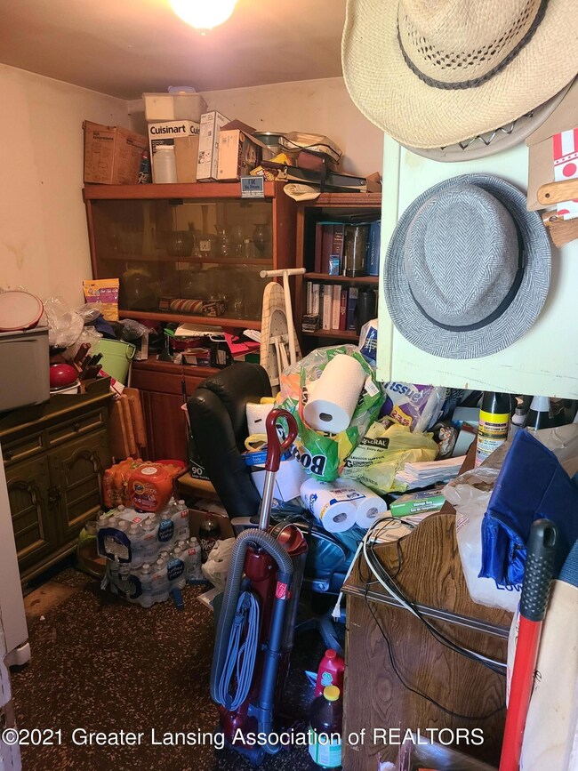 1032 Regent St, Lansing, MI 48912 - photo 6