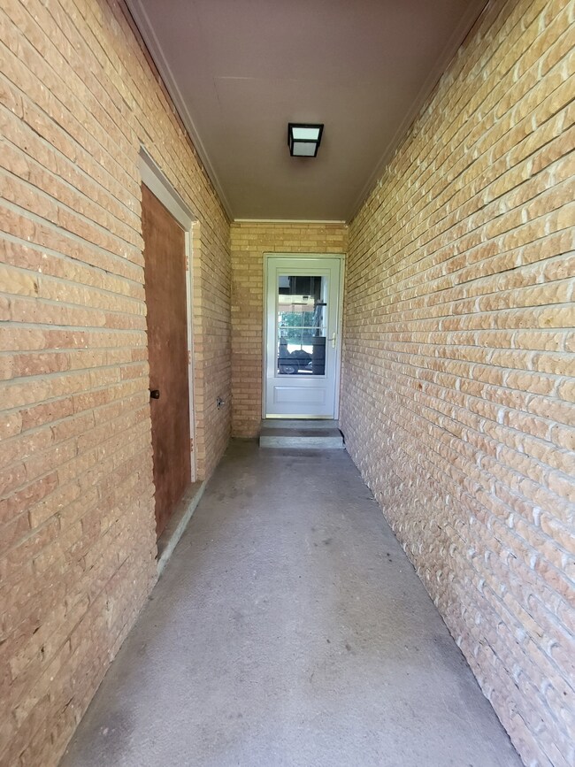 702 W 3rd St, Dickson, TN 37055 - photo 5