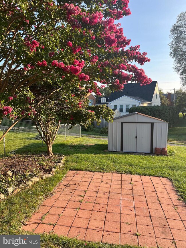 136 Lambden Ave, Winchester, VA 22601 - photo 7