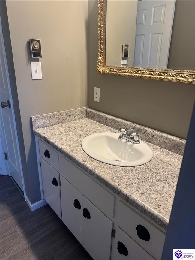 5526 S Dixie Hwy, Glendale, KY 42740 - photo 6