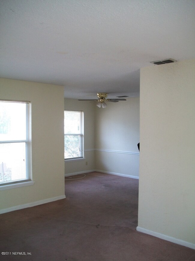 8006 Fabray Dr, Jacksonville, FL 32210 - photo 6