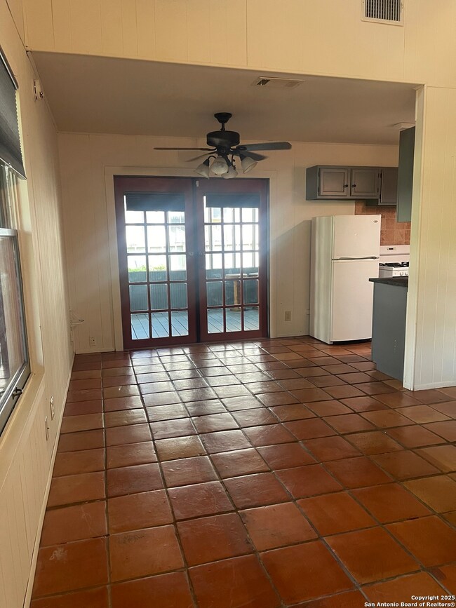 206 Madison unit B, San Antonio, TX 78204 - photo 7