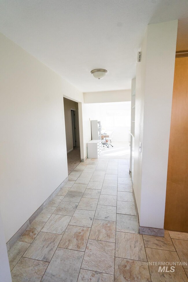 2313 Conant Dr, Burley, ID 83318 - photo 3