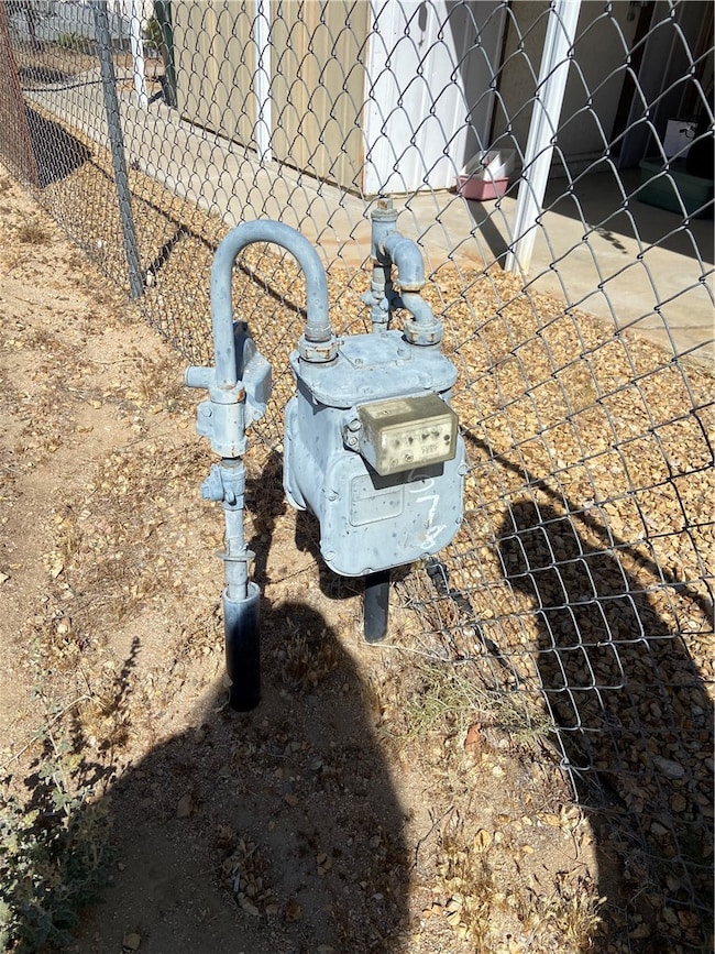 13858 Tam o Shanter Dr, Victorville, CA 92395 - photo 4