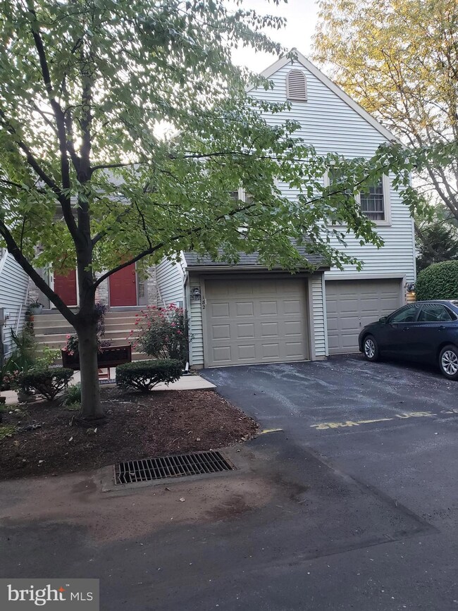 182 Crescent Dr, Hershey, PA 17033 - photo 2