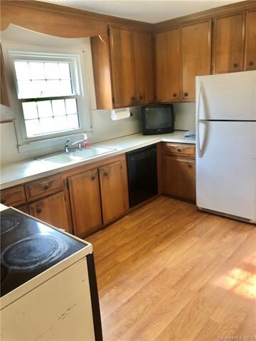 468 Reynolda Dr, Statesville, NC 28677 - photo 5