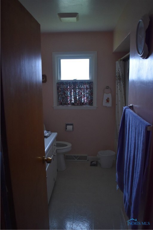 516 Riverside Dr, Woodville, OH 43469 - photo 3