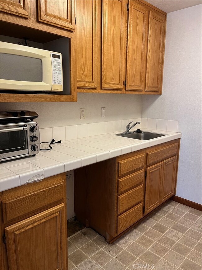 24954 Mandarin Ct unit B, Wildomar, CA 92595 - photo 5