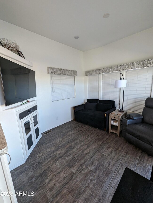 Living with corner storage