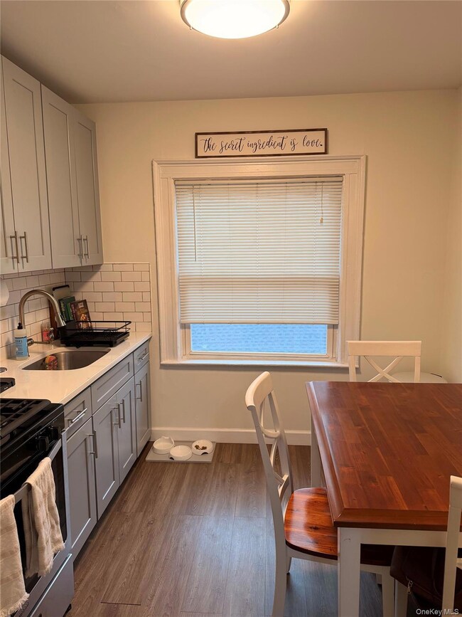 65 W Windsor Pkwy, Oceanside, NY 11572 - photo 6