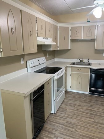 308 Quarry St unit 605, Quincy, MA 02169 - photo 5