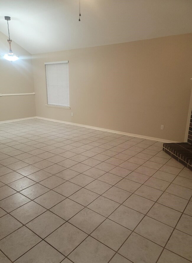 living and dinnin area