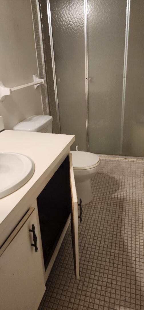 2nd bath room