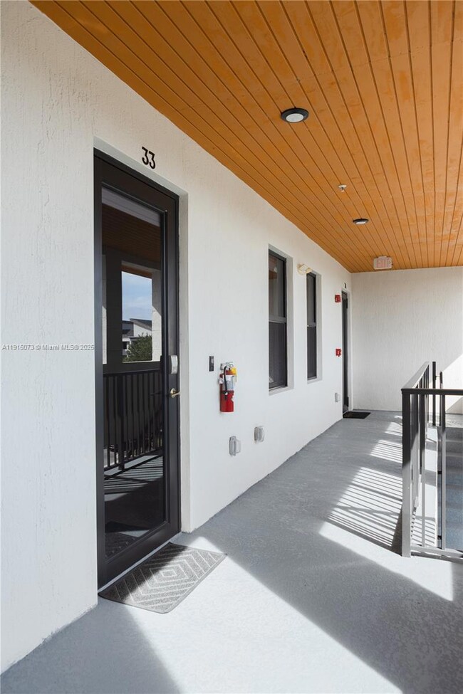 8039 NW 104th Ave unit 33, Doral, FL 33178 - photo 2