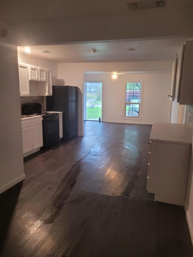 7820 Corina Dr, Fort Worth, TX 76108 - photo 4