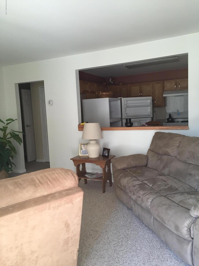 5 Walnut St unit 5-B, Toms River, NJ 08753 - photo 2