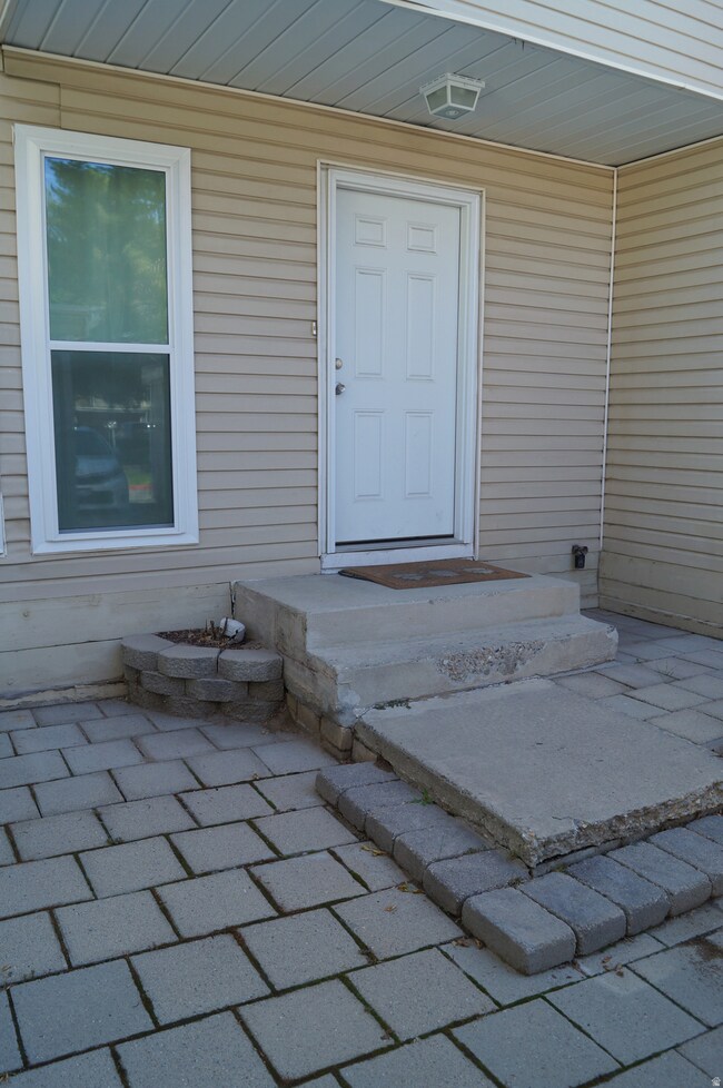 5197 S Gravenstein Park unit 240, Salt Lake City, UT 84123 - photo 3