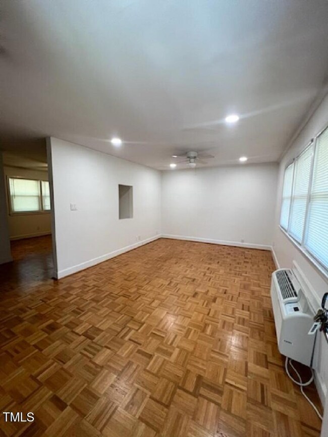 629 Daniels St unit D, Raleigh, NC 27605 - photo 3