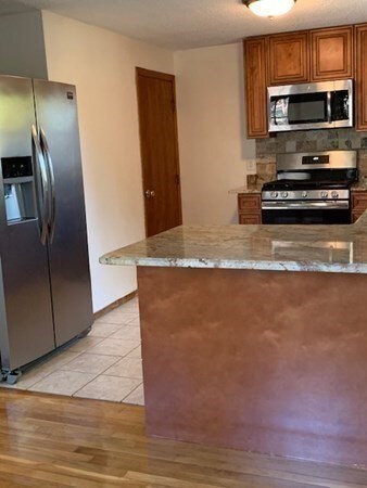 23 Totman Dr unit A, Woburn, MA 01801 - photo 2