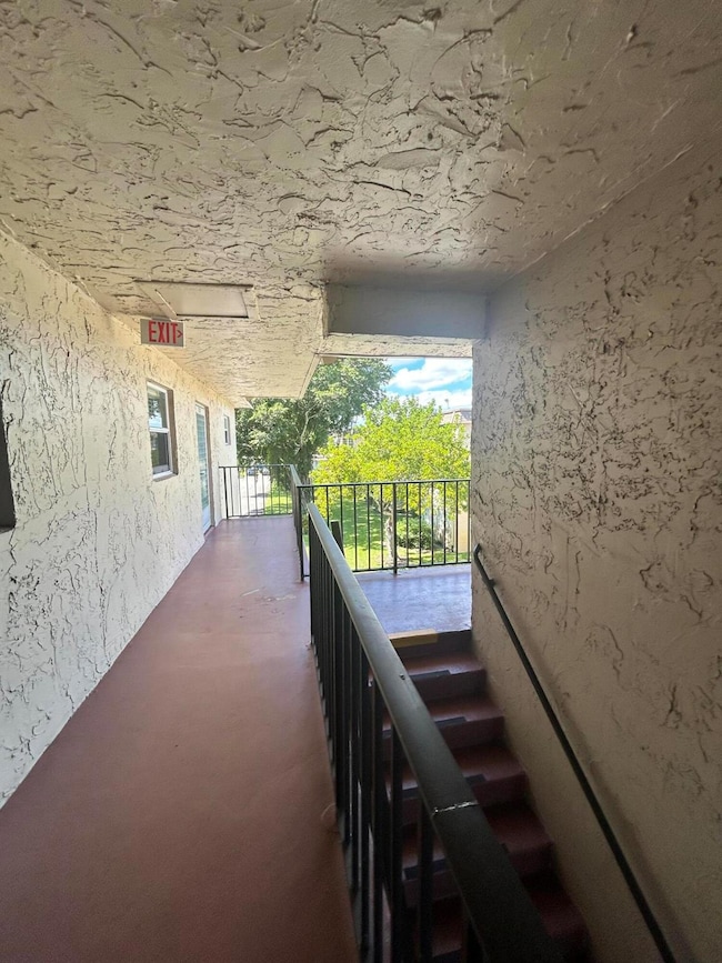 705 Lori Dr unit 312, Palm Springs, FL 33461 - photo 3