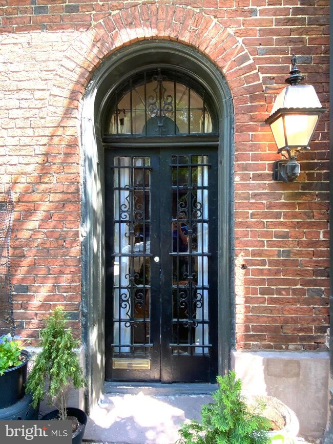 700 Cathedral St unit 102, Baltimore, MD 21201 - photo 3