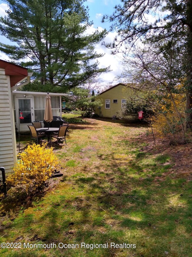 9 Buttonwood Ln, Whiting, NJ 08759 - photo 3