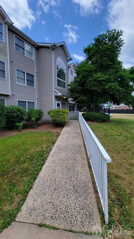 510 Edpas Rd unit 510, New Brunswick, NJ 08901 - photo 2