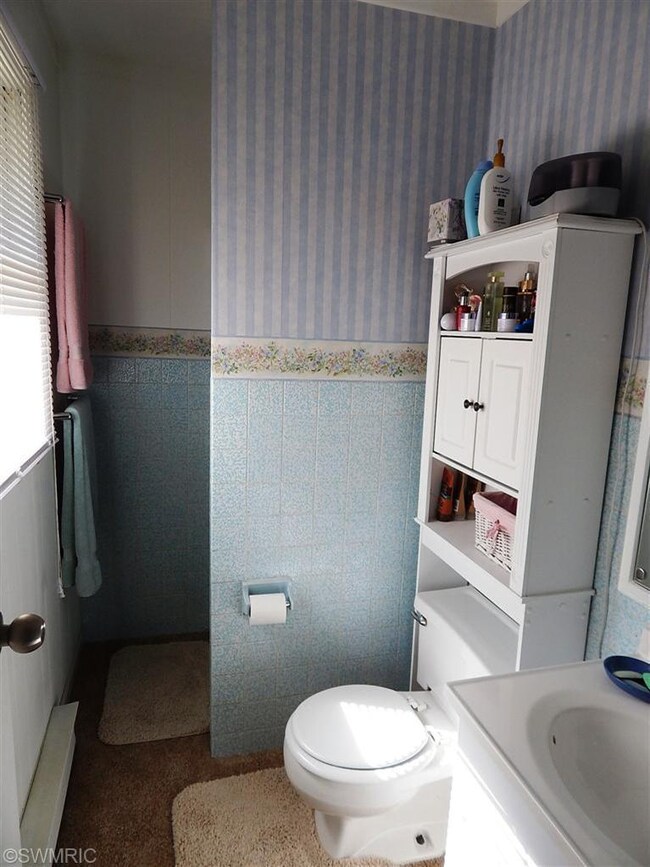 18129 Featherstone Rd, Constantine, MI 49042 - photo 7