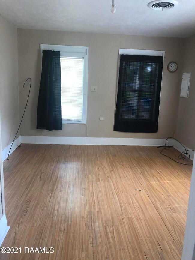 630 E 4th St, Jennings, LA 70546 - photo 5