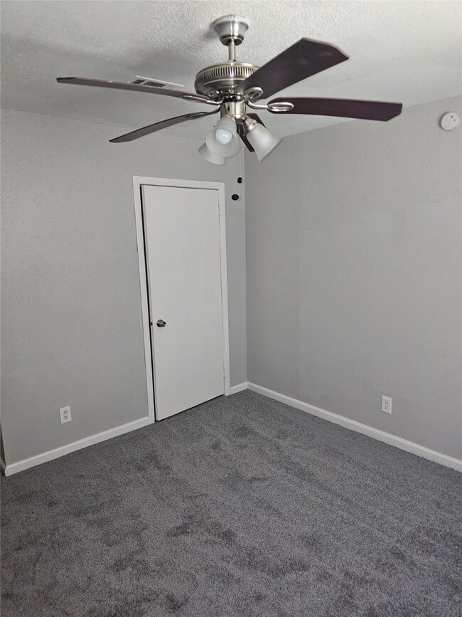 7615 Sterlingshire St, Houston, TX 77016 - photo 6