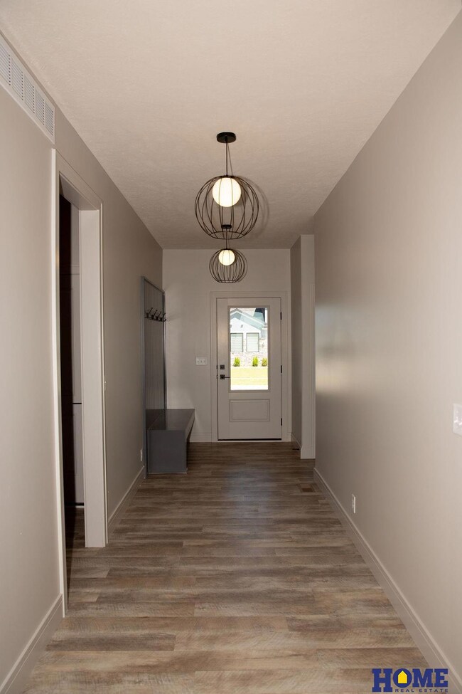 835 N 106th St, Lincoln, NE 68527 - photo 4