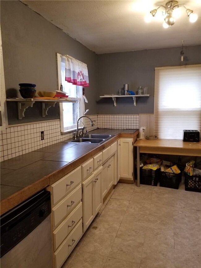 721 N 3rd St, Rogers, AR 72756 - photo 6