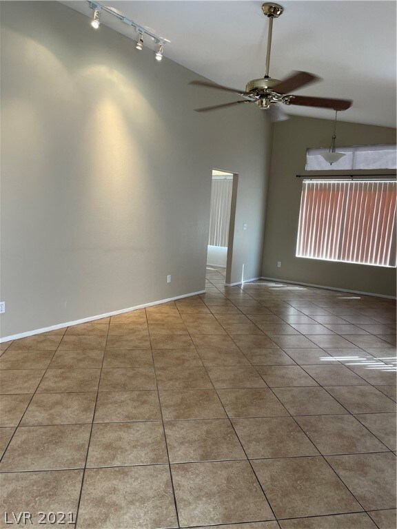 1900 Klamath Falls Way, Las Vegas, NV 89128 - photo 3