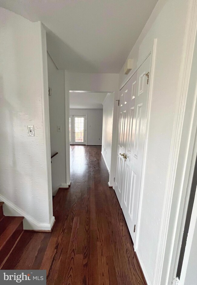 10266 Arizona Cir, Bethesda, MD 20817 - photo 7