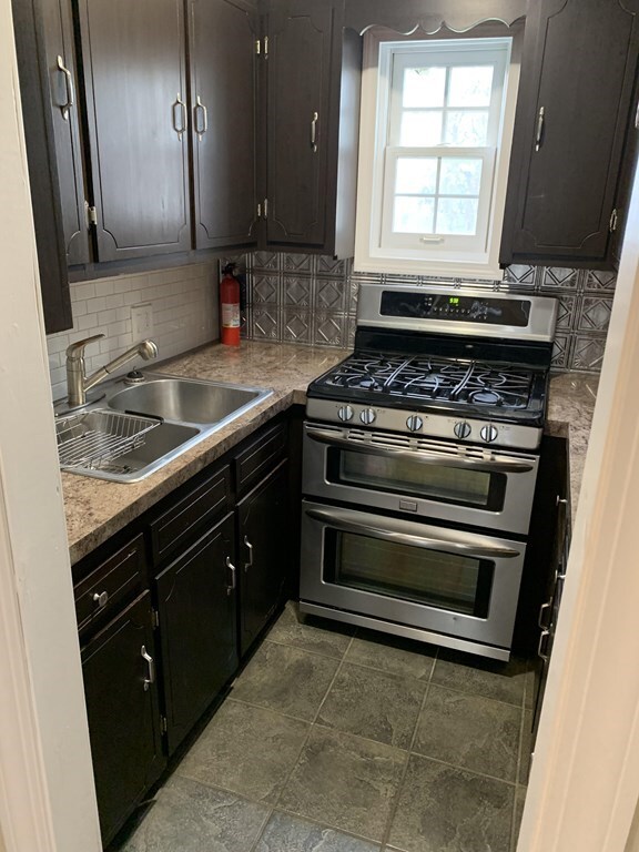 275 S Beacon St, Fall River, MA 02724 - photo 3