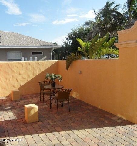 cove view court yard