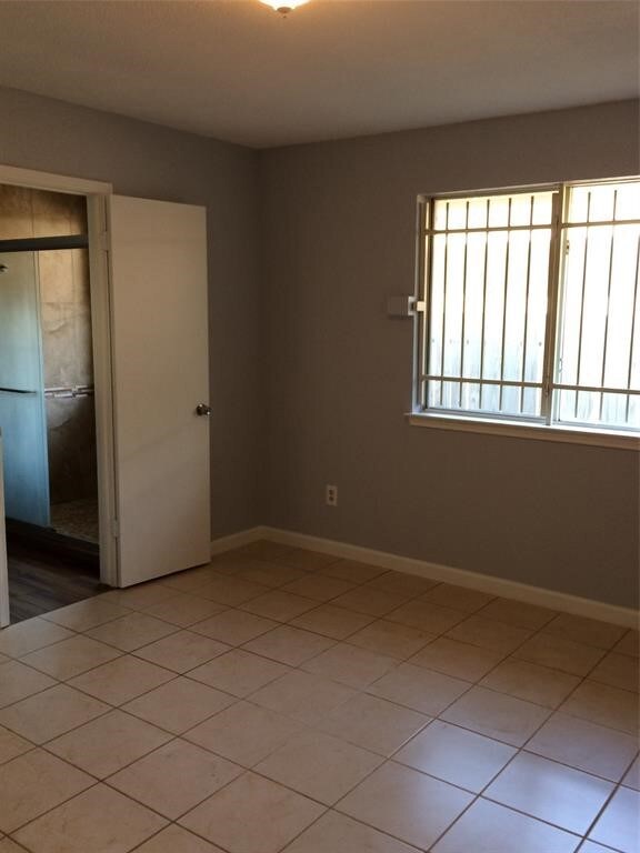 7926 Sawmill Trail, Houston, TX 77040 - photo 5