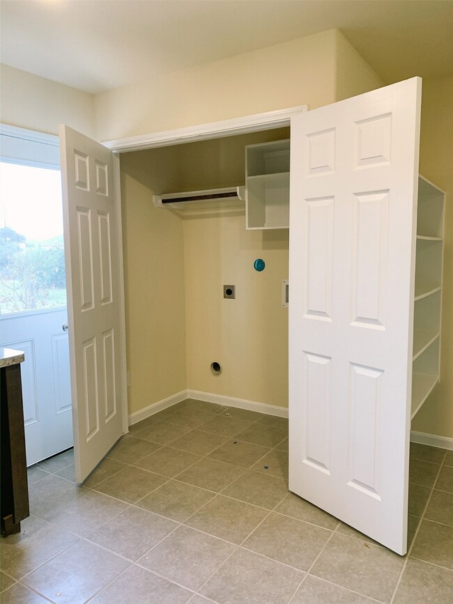 8421 W 1st St unit 4F, Needville, TX 77461 - photo 7